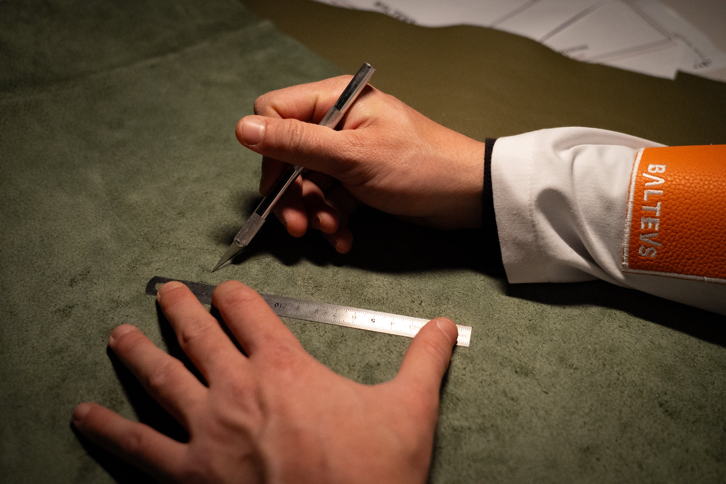 proceso de manufactura de los cinturones balteus de cuero , alta calidad