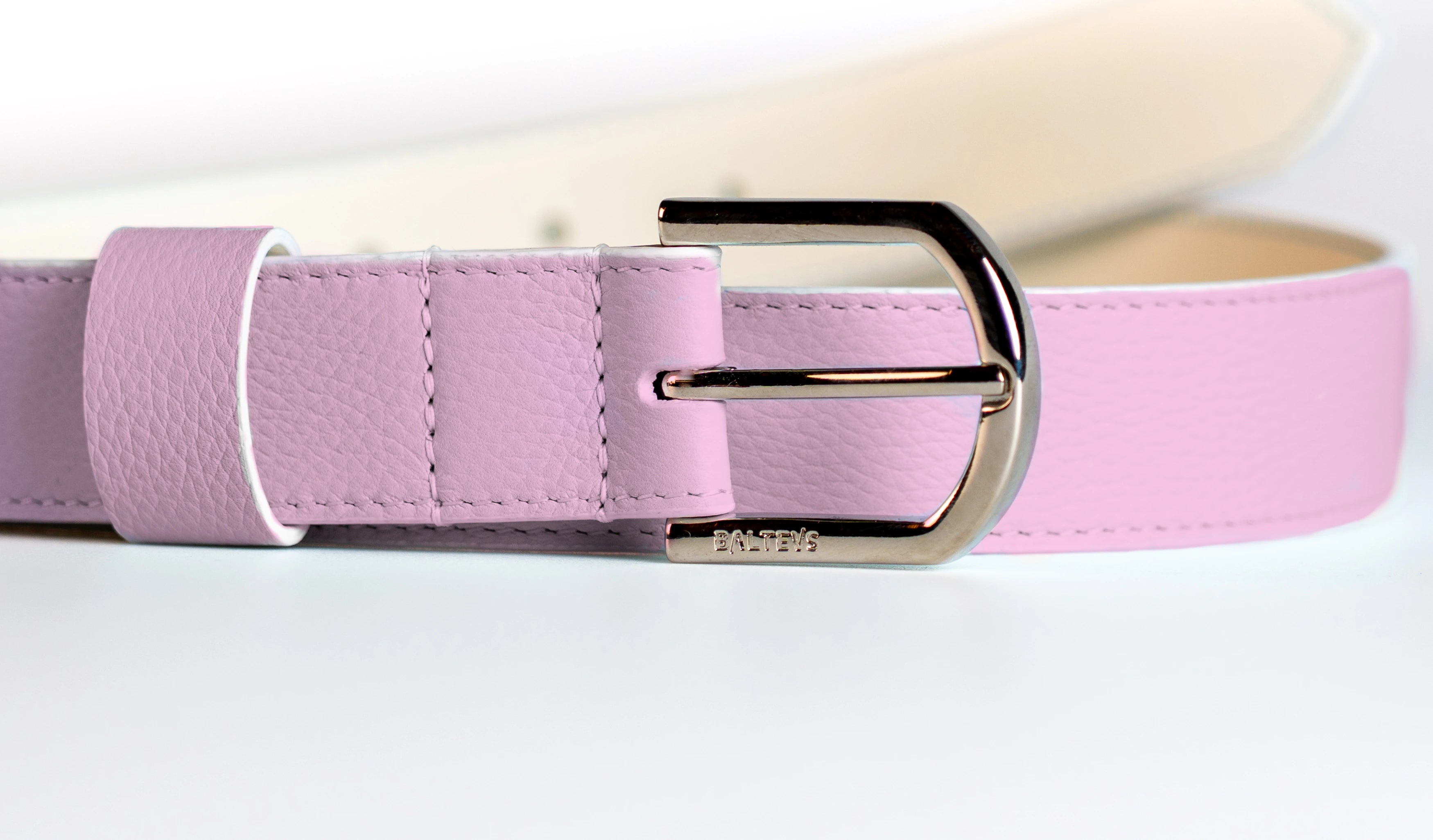 Cinturón rosa de la nueva campaña de verano de balteus , sus refrescantes colores vivos te ayudarán en este caluroso verano